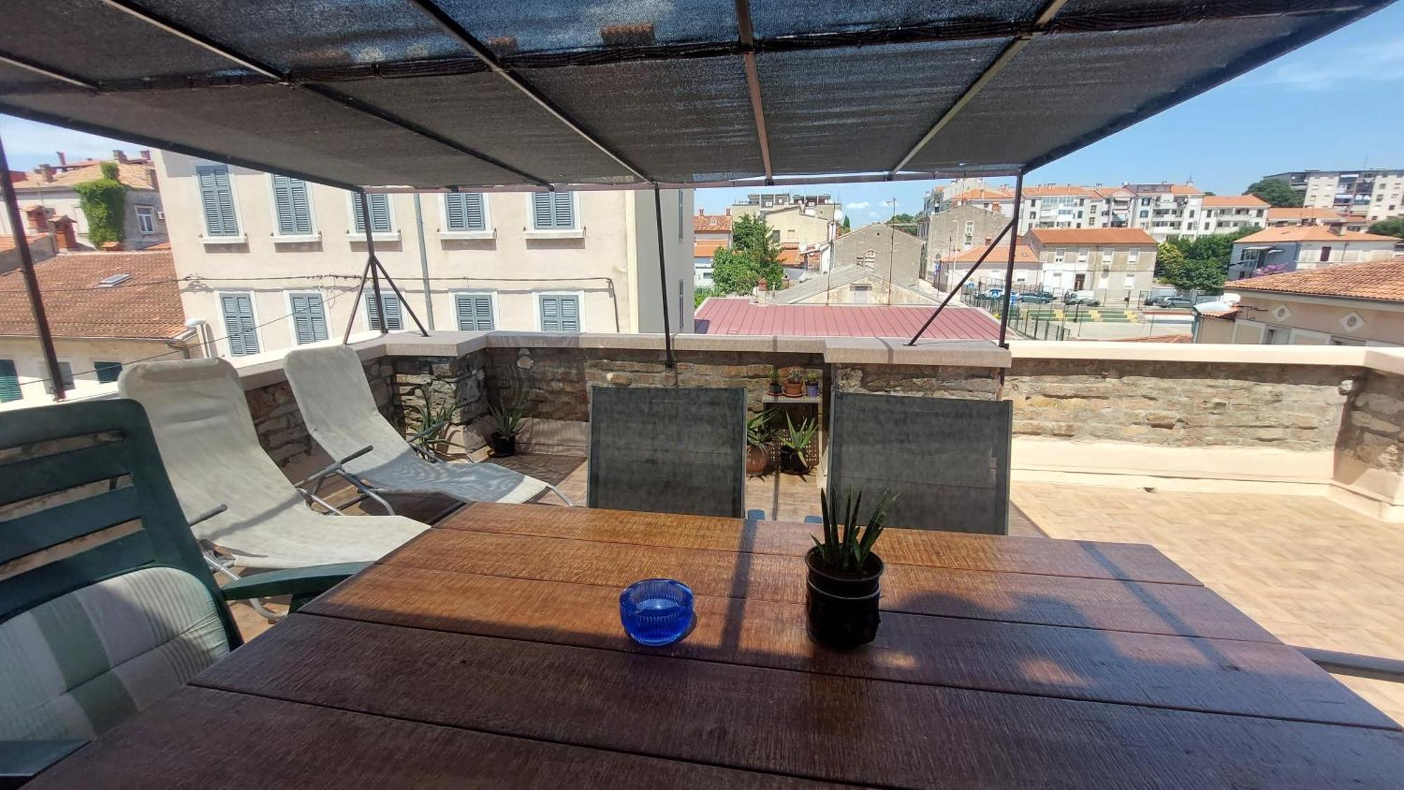 Apartment In Centre With Huge Terace Pula Dış mekan fotoğraf