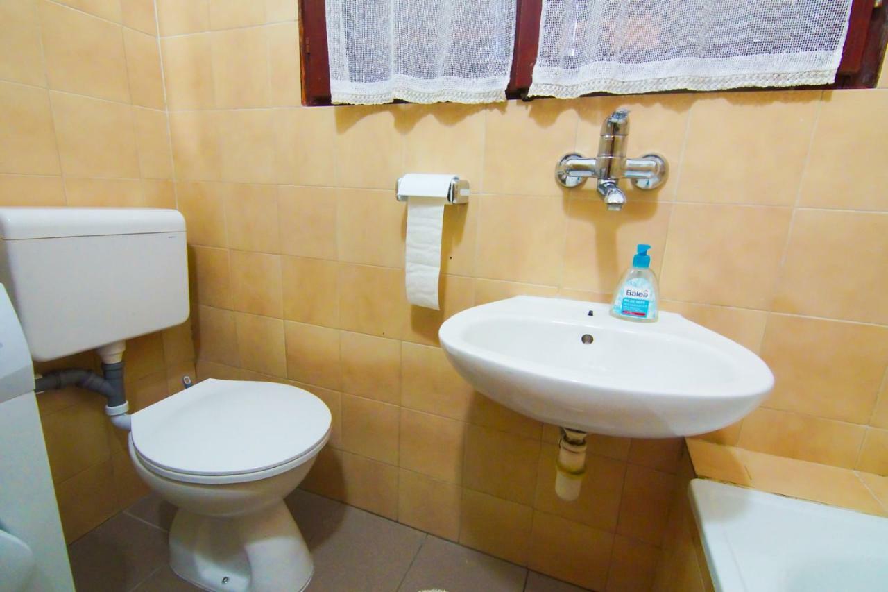 Apartment In Centre With Huge Terace Pula Dış mekan fotoğraf