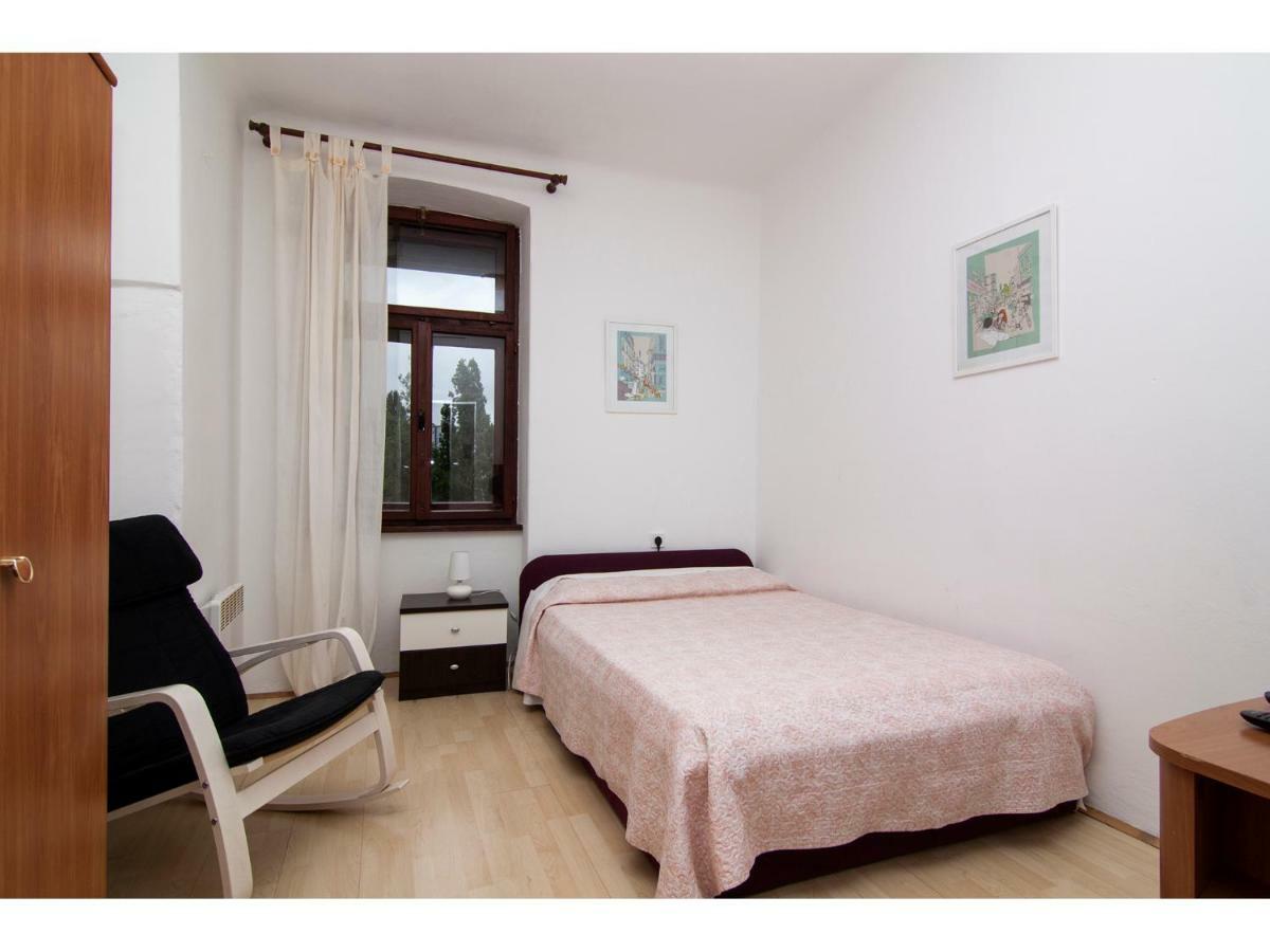 Apartment In Centre With Huge Terace Pula Dış mekan fotoğraf